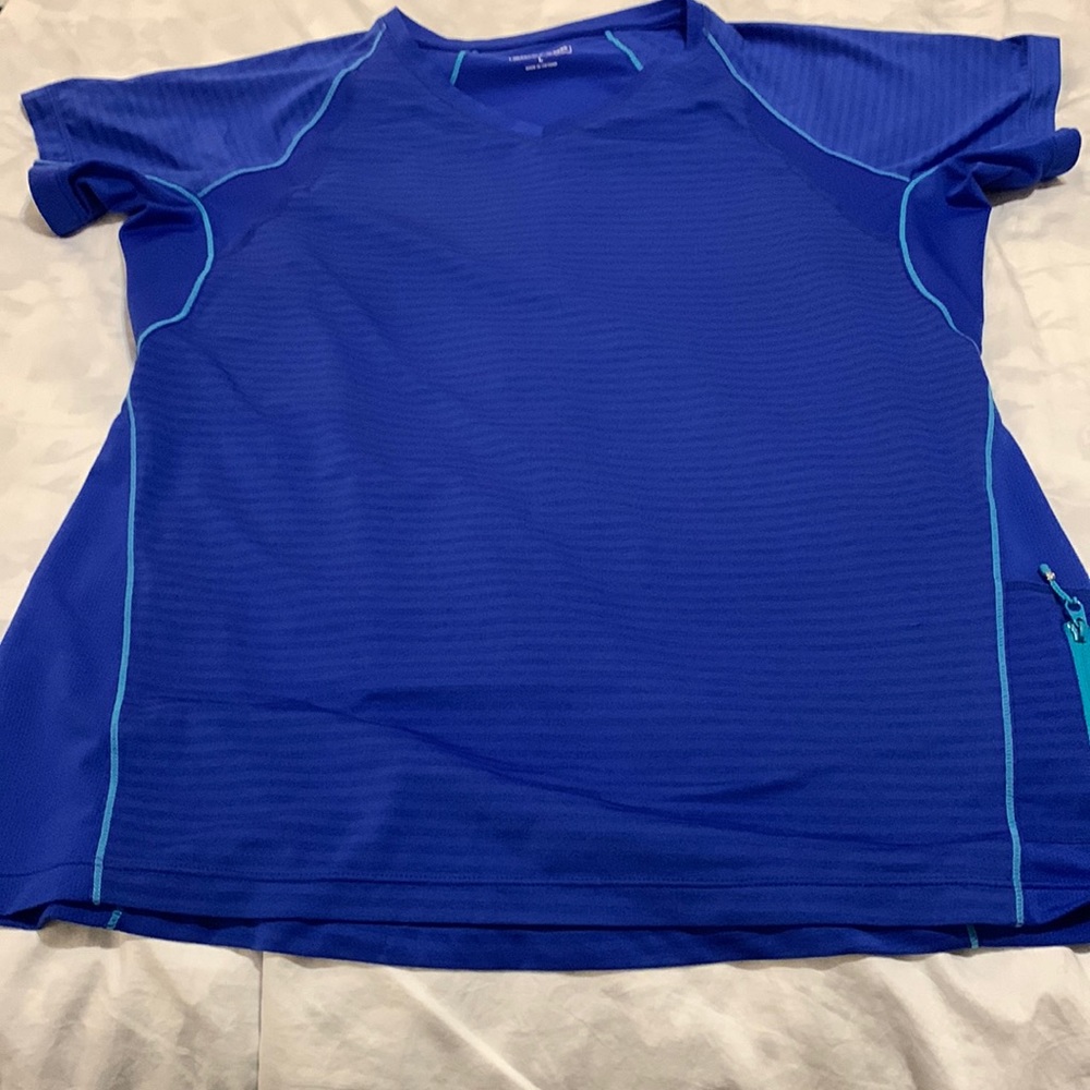 Kirkland sport top. Blue size L